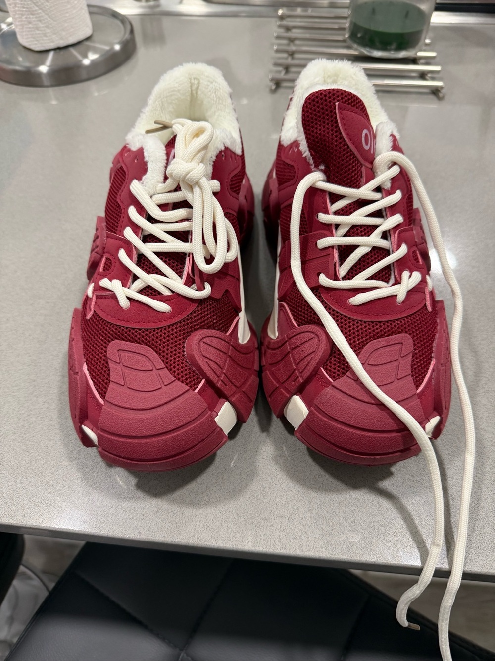 Women's Athletic Sneakers with Plush Lining - Burgundy